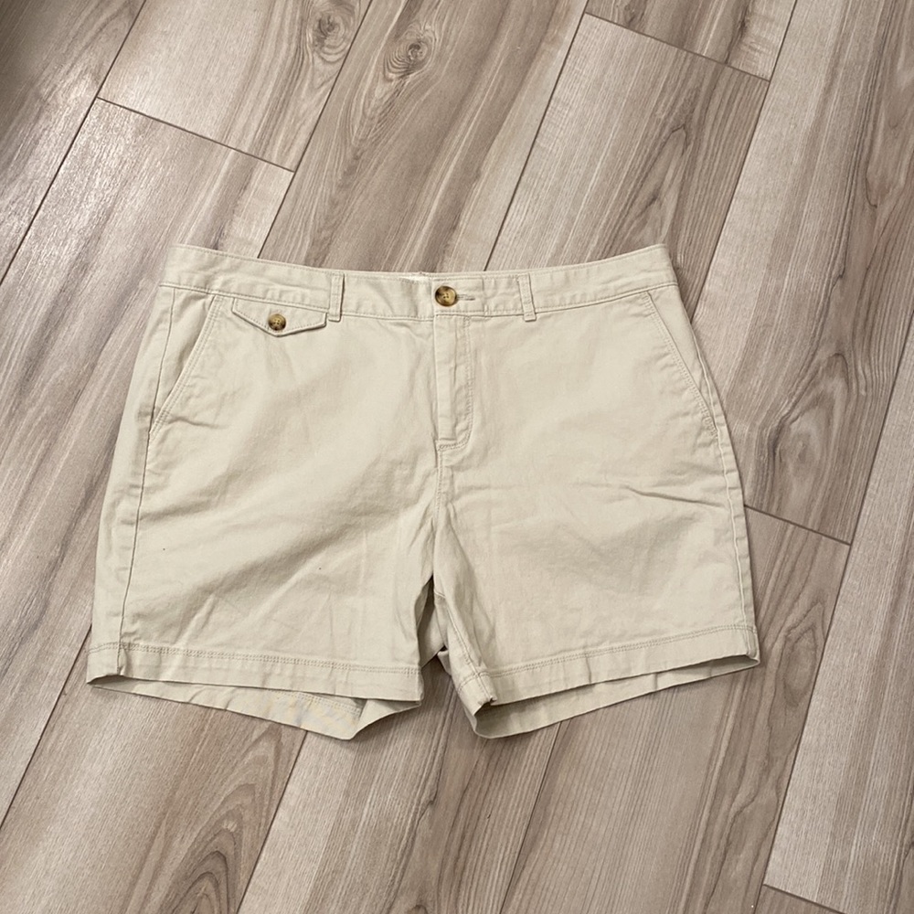 EUC Classic Khaki Dockers Shorts - size 16